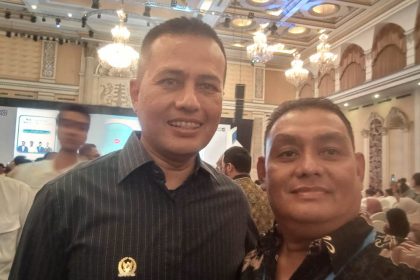 Anggota DPR RI Ir. Musa Rajekshah (kiri) dan Rinaldi Sitorus Ketua DPC PAPERA Kota Tanjungbalai.